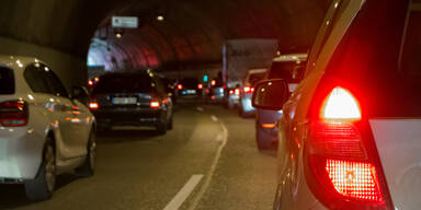 Stau Tunnel