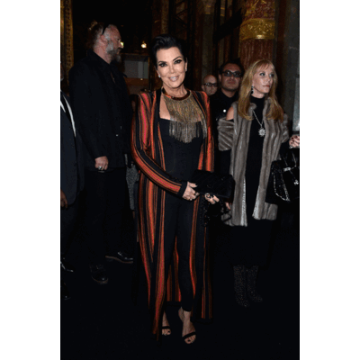 Kris Jenner mit mieser Make-Up Maske 