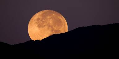Vollmond am 5. November: Diese 4 Sternzeichen stehen vor emotionalen Wendepunkten