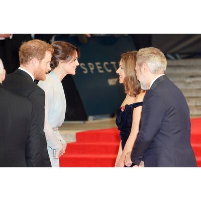 Royals bei der Bond-Premiere