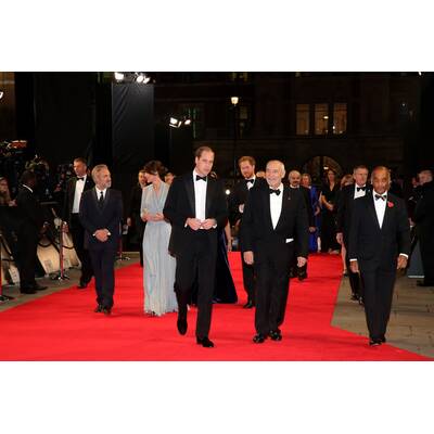 Royals bei der Bond-Premiere