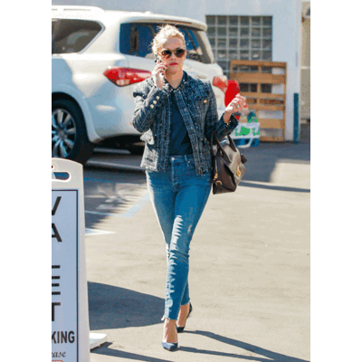 Reese Witherspoon auf dem Weg ins Büro 