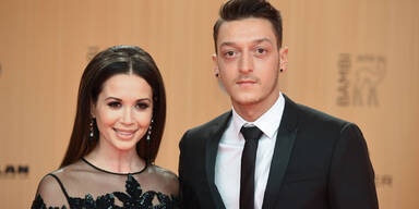 Mandy Grace Capristo, Mesut &Ouml;zil