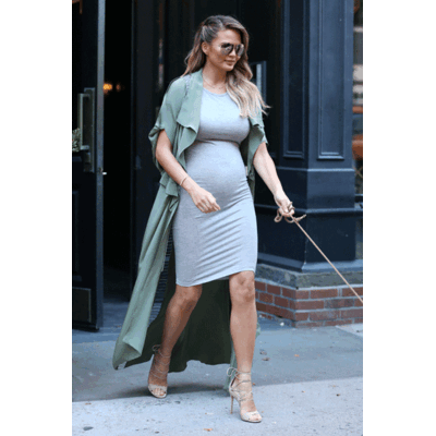 So stylisch sind Chrissy Teigens Schwangerschaftslooks!