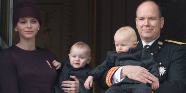 Charlène und Fürst Albert mit Jacques und Gabriella