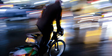 Radfahrer bei Nacht