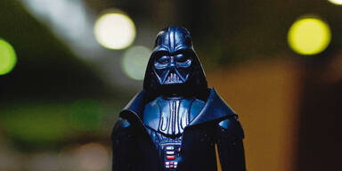 Barbie vor Hochzeit mit Darth Vader?