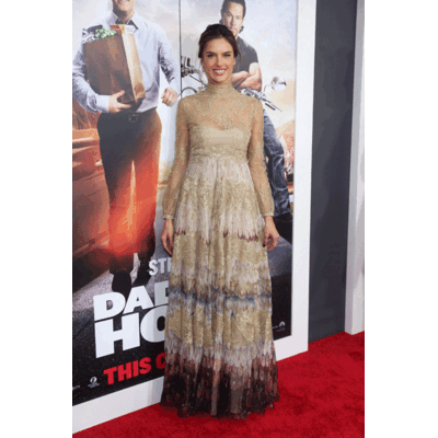 Alessandra Ambrosio im Oma-Look