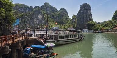 Touristenboot kippt um, mindestens 34 Tote in Vietnam