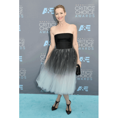 Schwarz-Weiß-Looks auf den Critics Choice Awards
