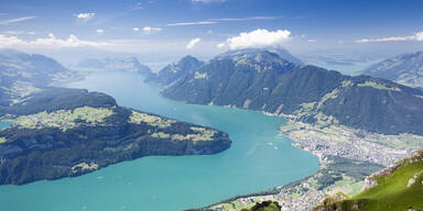 Austro-Pilot (78) &uuml;berlebt Notwasserung auf Schweizer See