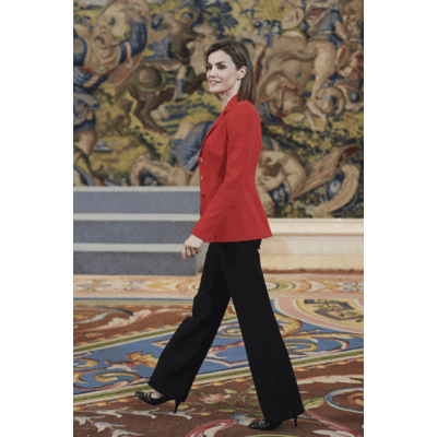 Königin Letizia im BIederlook 