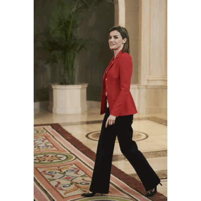 Königin Letizia im BIederlook 