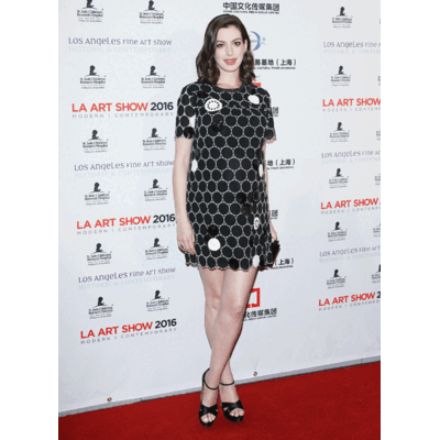 Anne Hathaway - Stylisches Babybauch-Debüt