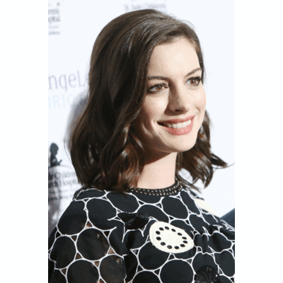 Anne Hathaway - Stylisches Babybauch-Debüt