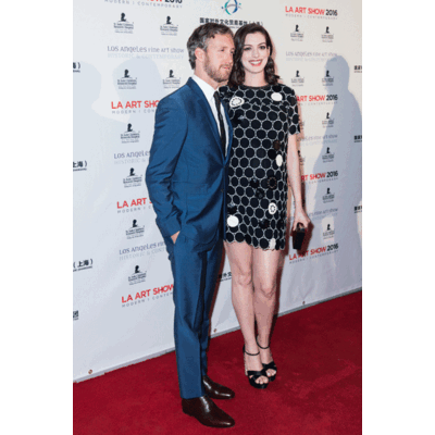 Anne Hathaway - Stylisches Babybauch-Debüt