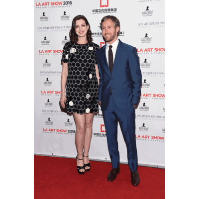 Anne Hathaway - Stylisches Babybauch-Debüt