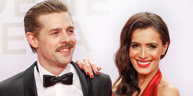 Babygl&uuml;ck! "Vorstadtweib" Golpashin wurde wieder Mama