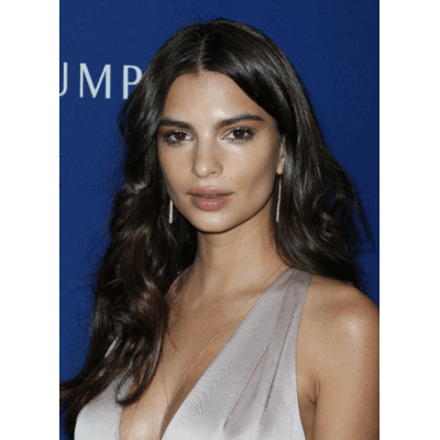 Emily Ratajkowski - Sexy in Silber 