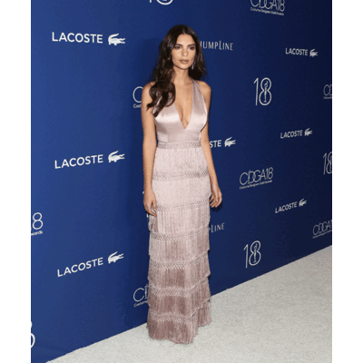 Emily Ratajkowski - Sexy in Silber 