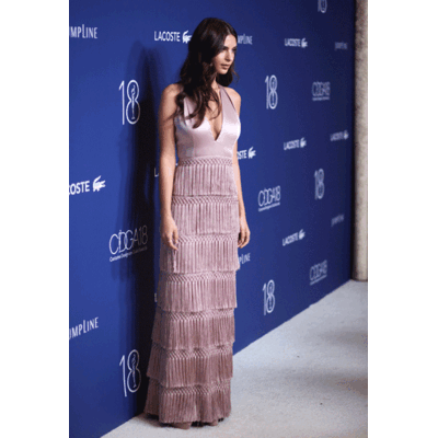 Emily Ratajkowski - Sexy in Silber 