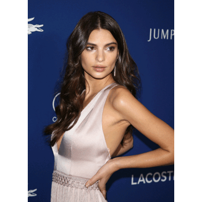 Emily Ratajkowski - Sexy in Silber 