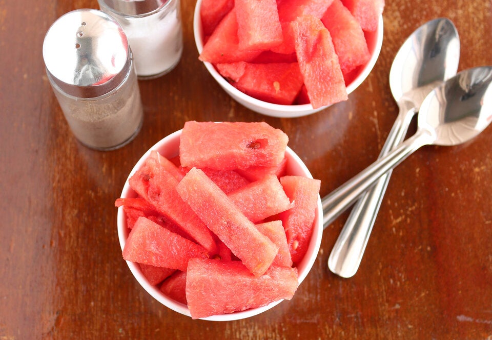 Mit dieser überraschenden Zutat schmeckt die Wassermelone noch besser!
