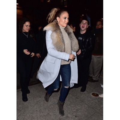 Jennifer Lopez - Kuschelig in New York unterwegs