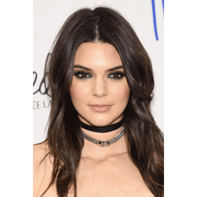 Kendall Jenner im schwarzen Zweiteiler