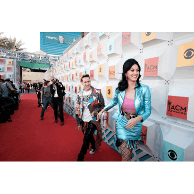 Katy Perry als schrilles Cowgirl 