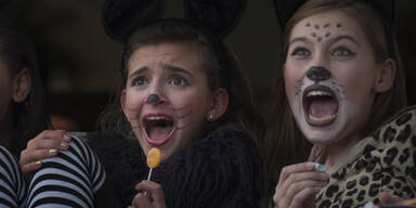 Kind Halloween Angst erschrocken