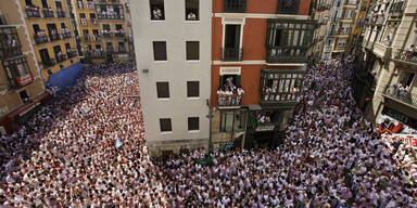 Stierhatz in Pamplona: Tote Tiere und verletzte L&auml;ufer