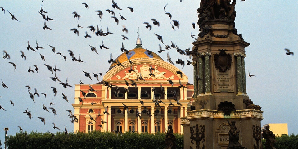 Manaus: Das Opernhaus der Amazonas-City gilt als sensationelles Wahrzeichen.