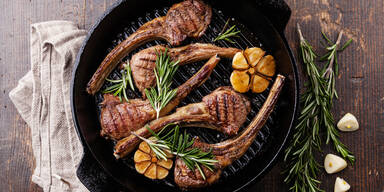 Rosa gebratenes Lammfilet