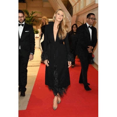 Blake Lively -Stylisches Babybauch-Debüt in Cannes