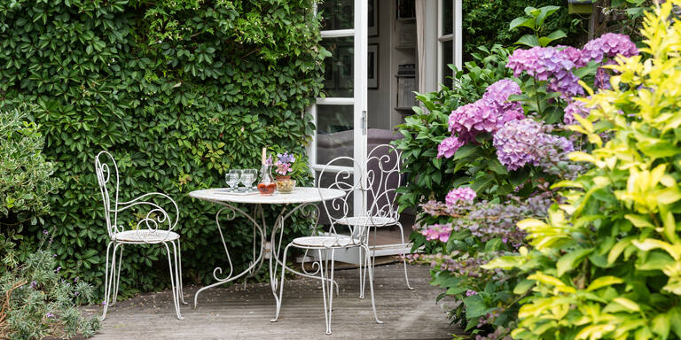 Vorsicht: Warum Sie Ihre Gartenmöbel jetzt noch nicht rausstellen sollten