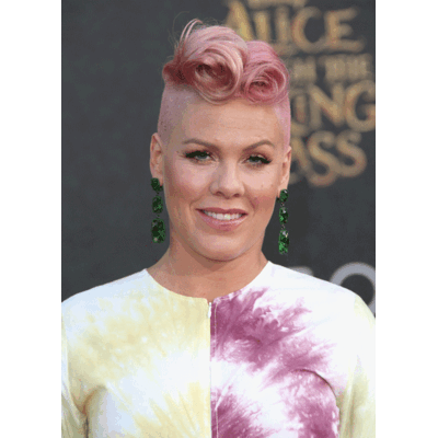 Pink - Im Bettlaken zur Filmpremiere