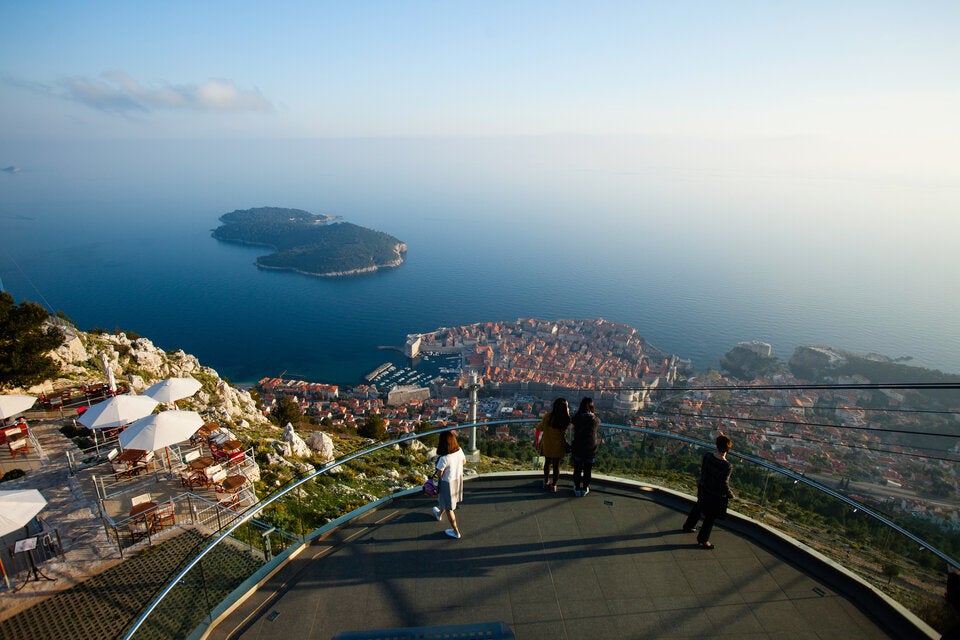 Der idyllische Blick vom Berg Srd.