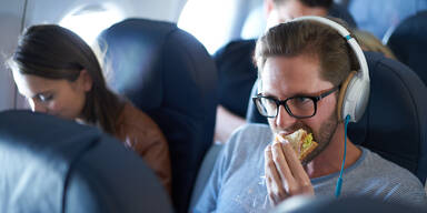 Bauchweh an Bord vorprogrammiert: Diese Airline-Gerichte sollten Sie meiden