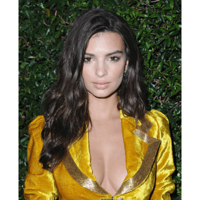 Emily Ratajkowski - Sexy in Gelb