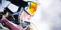 Die besten Skibrillen & Helme: Sicherheit, die auch gut aussieht!