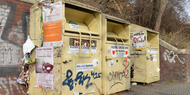 Mann starb bei Altkleidercontainer: Arm eingeklemmt!