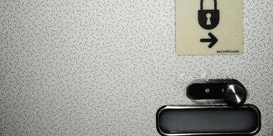 Stewardess erwischt P&auml;rchen beim Sex