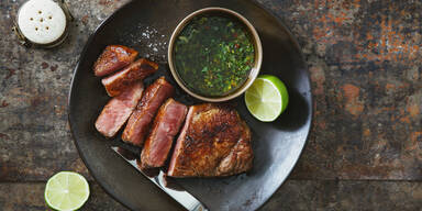 Rindfleisch mit Koriandersalsa und Tamarinden-Melanzani