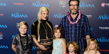 Tori Spelling mit ihrer Familie