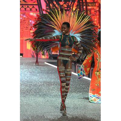 Victoria's Secret Fashion Show 2016