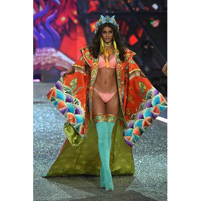 Victoria's Secret Fashion Show 2016