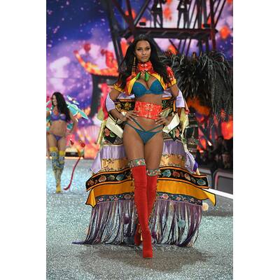 Victoria's Secret Fashion Show 2016