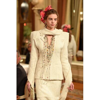 Chanel Collection des Metiers d'Art 2016/17