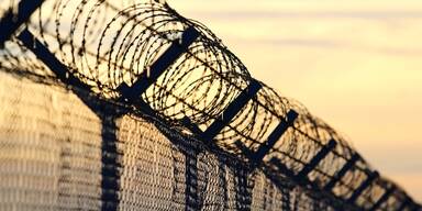 Gef&auml;ngnis Stacheldraht